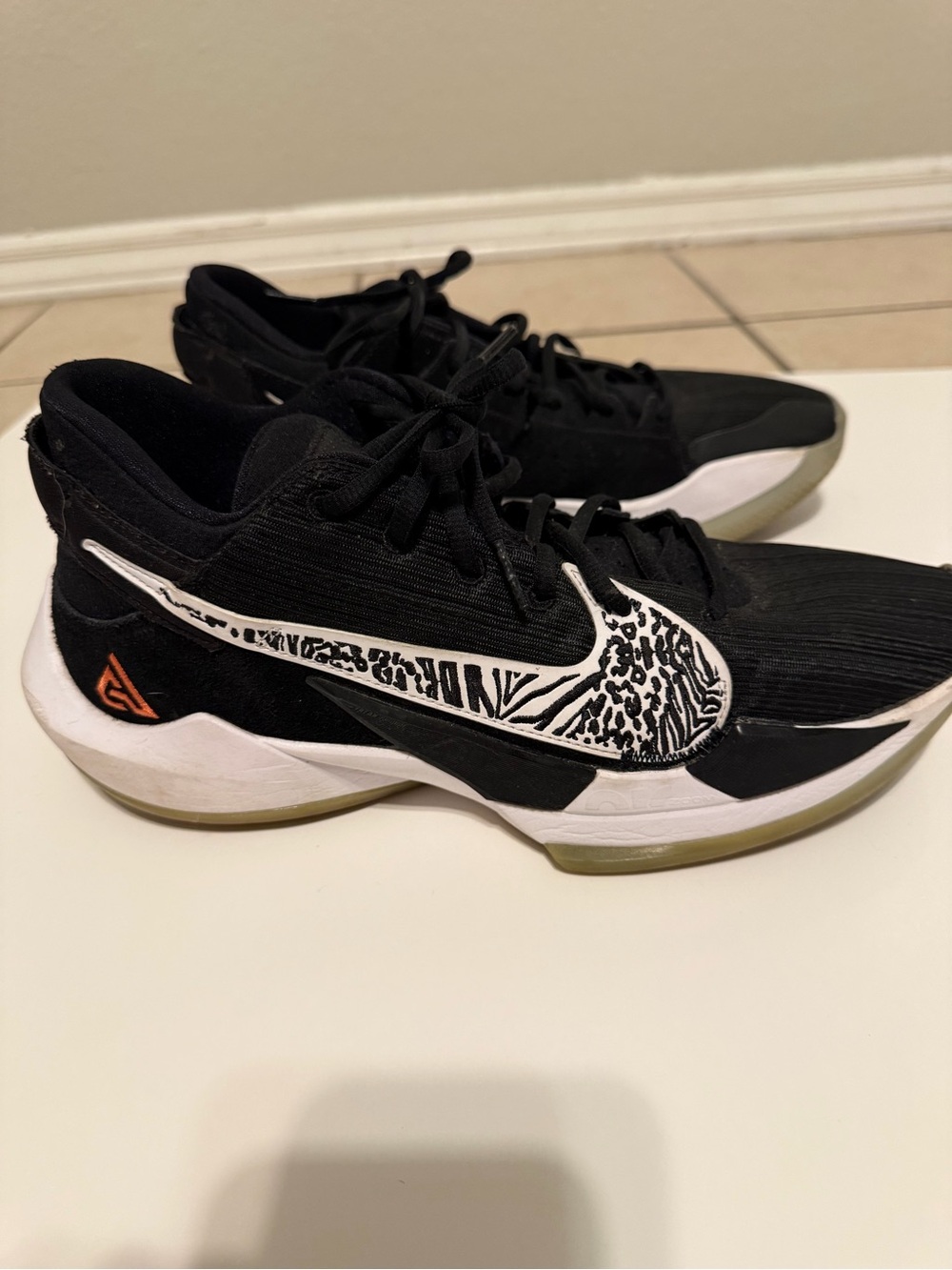 Nike Men’s Giannis Sneakers with White Patterned Swoosh